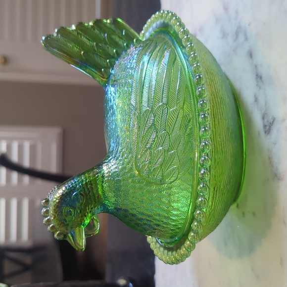 Indiana glass lime green iridescent sitting hen candy dish - Picture 5 of 16